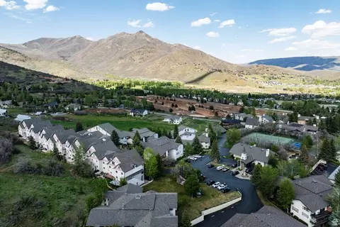 View/Area - 1029 Zermatt Dr #8, Midway, UT 84049 photo 4 of 7