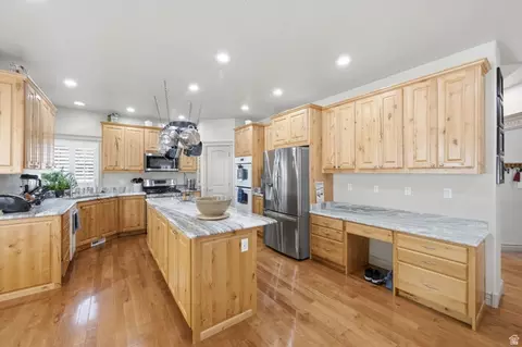 Kitchen - 914 N 400 W, Centerville, UT 84014 photo 1 of 3