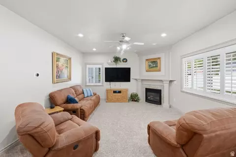 Living - 914 N 400 W, Centerville, UT 84014 photo 1 of 1