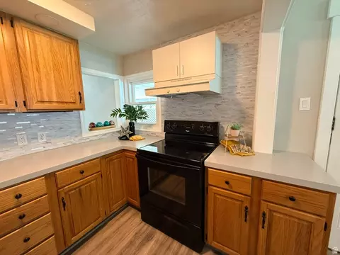 Kitchen - 3462 Eccles Ave, Ogden, UT 84403 photo 3 of 3