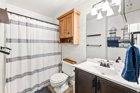 Bath - 1205 E Waterside Cv S, Midvale, UT 84047 photo 2 of 2
