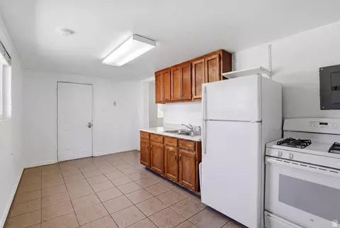 Kitchen - 442 N 200 E, Provo, UT 84606 photo 6 of 12
