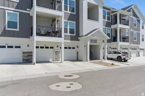 972 W Spider Green Way N #E302, Saratoga Springs, UT 84045