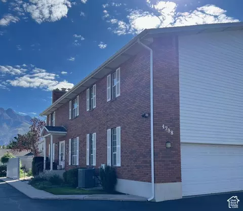 4798 S Saxony Cir E, Holladay, UT 84117