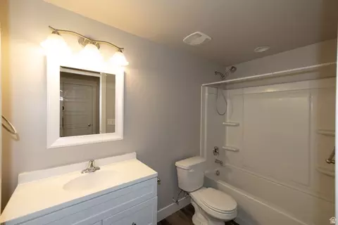 Bath - 716 S 1803 W, Orem, UT 84058 photo 4 of 4