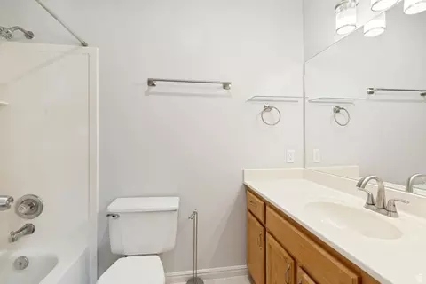 Bath - 18 W 680 N, Orem, UT 84057 photo 2 of 4