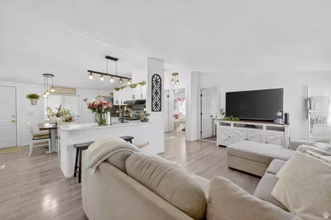 160 Cushing Way, Layton, UT 84041