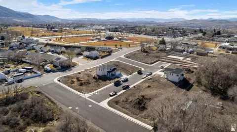 View/Area - 241 E 670 S #8, Payson, UT 84651 photo 4 of 8