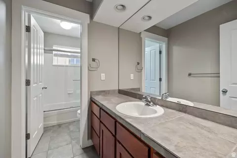 Bath - 1420 E Firelight Way, Sandy, UT 84092 photo 3 of 4