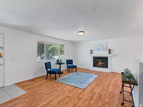 Living - 2990 E 3900 S, Holladay, UT 84124 photo 1 of 2