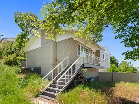 Exterior - 2990 E 3900 S, Holladay, UT 84124 photo 2 of 3