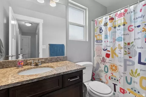 Bath - 465 E Windy Garden Ln S, Millcreek, UT 84107 photo 4 of 5