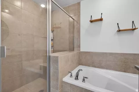 Bath - 465 E Windy Garden Ln S, Millcreek, UT 84107 photo 3 of 5