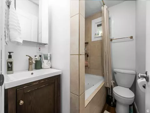 Bath - 225 S 300 E, Provo, UT 84606 photo 1 of 2