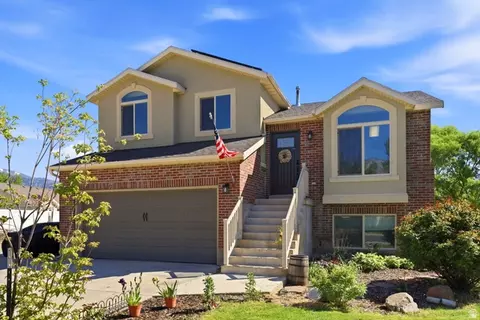 257 E 1100 N, Harrisville, UT 84404