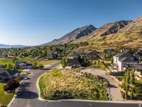 669 E 680 N #14, Lindon, UT 84042 photo 2
