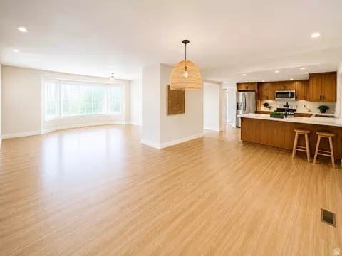 Living - 895 E Quail Valley Dr, Provo, UT 84604 photo 1 of 3