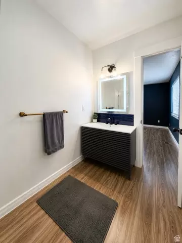 Bath - 895 E Quail Valley Dr, Provo, UT 84604 photo 1 of 3
