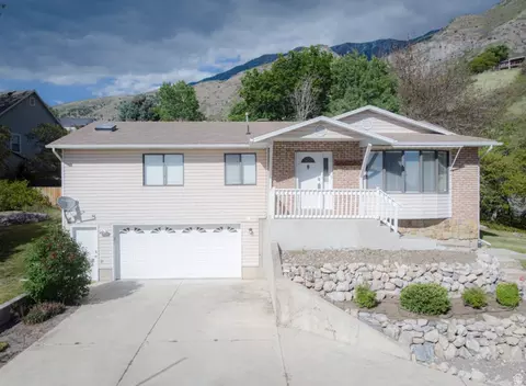895 E Quail Dr, Provo, UT 84604