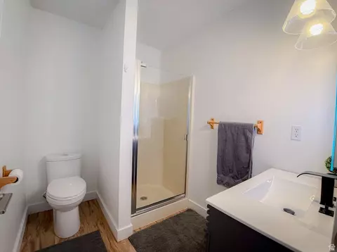 Bath - 895 E Quail Valley Dr, Provo, UT 84604 photo 3 of 3