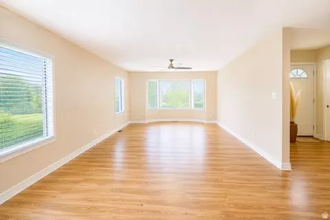 Living - 895 E Quail Valley Dr, Provo, UT 84604 photo 2 of 3