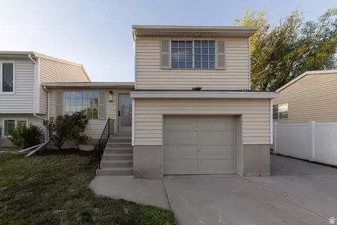 1394 W Twin Oaks Dr, West Jordan, UT 84088