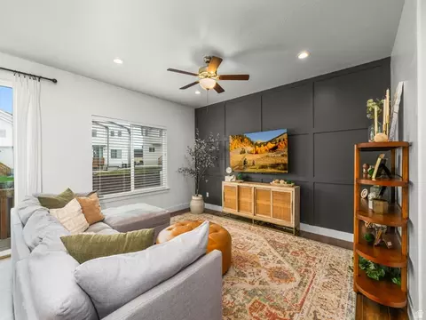 Living - 423 E 360 N, Vineyard, UT 84059 photo 2 of 3