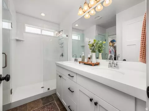 Bath - 423 E 360 N, Vineyard, UT 84059 photo 2 of 3