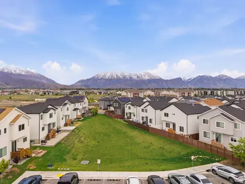 View/Area - 423 E 360 N, Vineyard, UT 84059 photo 1 of 6
