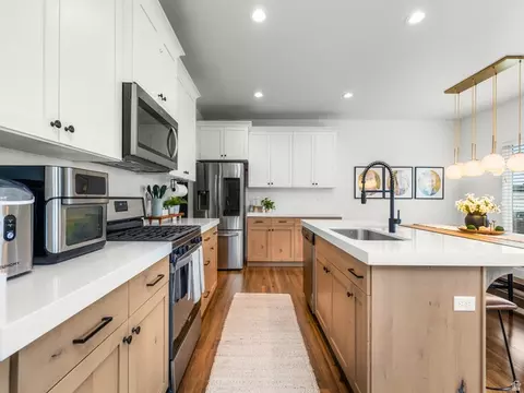 Kitchen - 423 E 360 N, Vineyard, UT 84059 photo 4 of 5