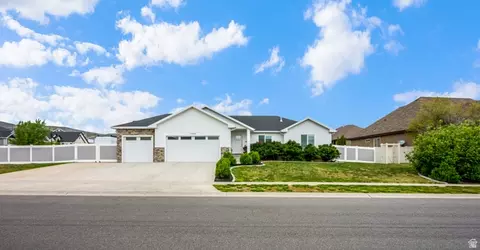 15804 S Packsaddle Dr W, Bluffdale, UT 84065