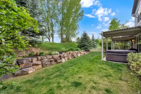 Exterior - 488 E Mission Dr, Midway, UT 84049 photo 4 of 7