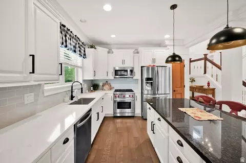Kitchen - 488 E Mission Dr, Midway, UT 84049 photo 2 of 4