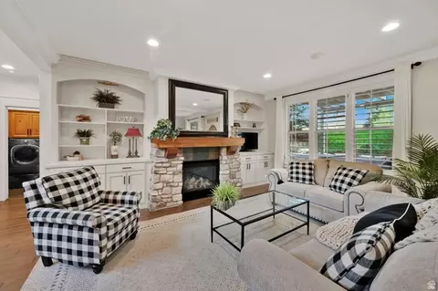 Living - 488 E Mission Dr, Midway, UT 84049 photo 2 of 3
