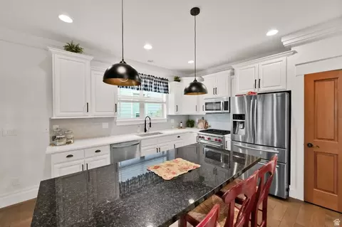 Kitchen - 488 E Mission Dr, Midway, UT 84049 photo 3 of 4