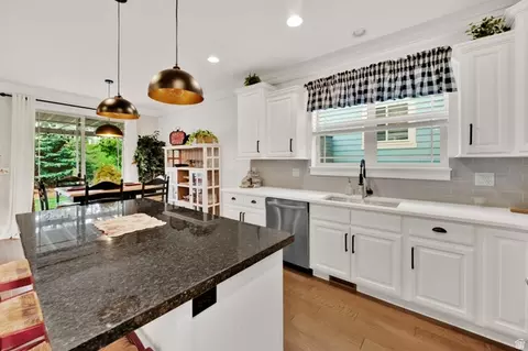 Kitchen - 488 E Mission Dr, Midway, UT 84049 photo 4 of 4