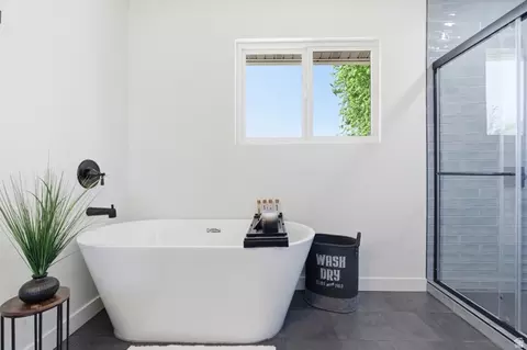 Bath - 370 E 9400 S, Sandy, UT 84070 photo 2 of 4