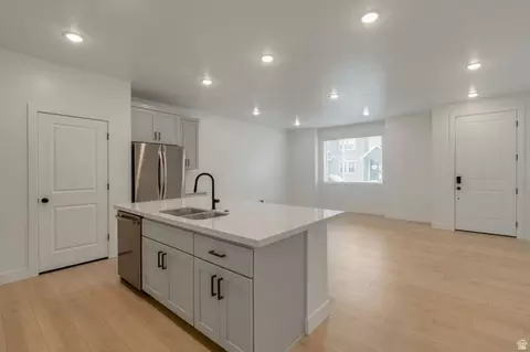 Living - 30 S Moonlit Rd, Mapleton, UT 84664 photo 1 of 4