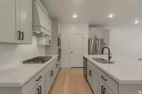 Kitchen - 30 S Moonlit Rd, Mapleton, UT 84664 photo 2 of 2