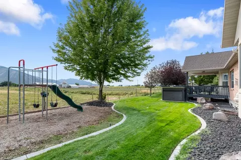 Exterior - 1501 W Elk Cir, Mapleton, UT 84664 photo 6 of 9