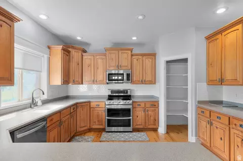 Kitchen - 1501 W Elk Cir, Mapleton, UT 84664 photo 1 of 3