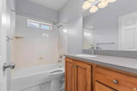 Bath - 1501 W Elk Cir, Mapleton, UT 84664 photo 3 of 5