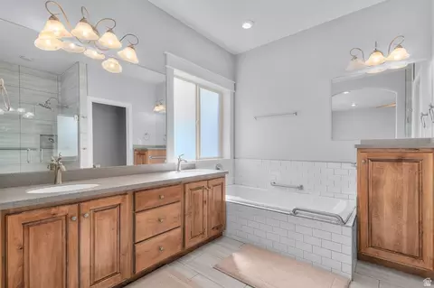 Bath - 1501 W Elk Cir, Mapleton, UT 84664 photo 1 of 5