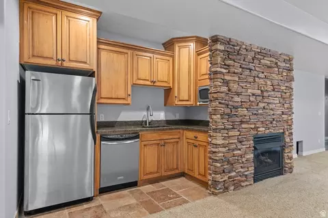 Kitchen - 1501 W Elk Cir, Mapleton, UT 84664 photo 3 of 3