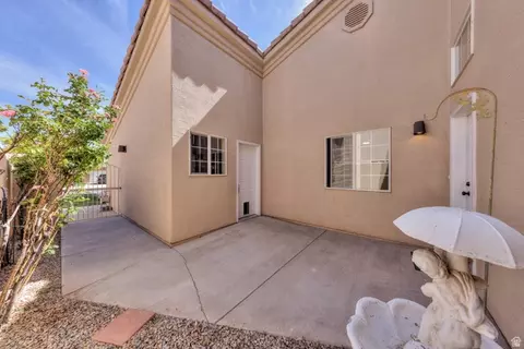 Exterior - 687 W Hale Ave, Moab, UT 84532 photo 4 of 9