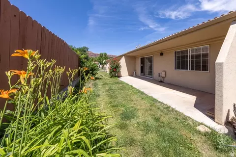 Exterior - 687 W Hale Ave, Moab, UT 84532 photo 6 of 9