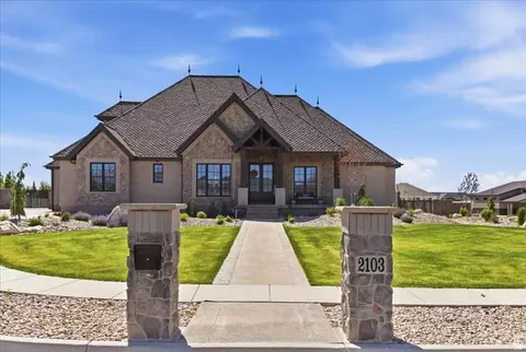 2103 N 3430 W, Clinton, UT 84015