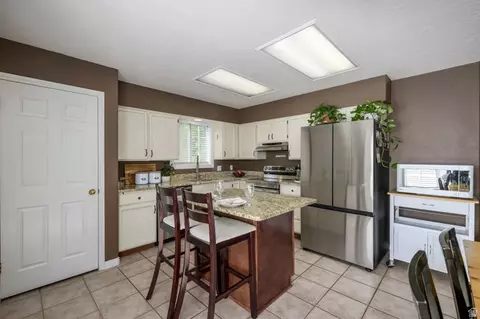 Kitchen - 592 N 550 E, American Fork, UT 84003 photo 2 of 3