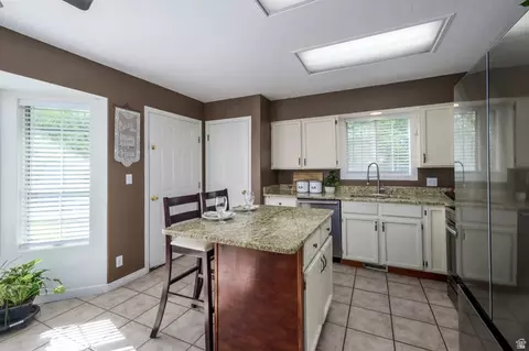 Kitchen - 592 N 550 E, American Fork, UT 84003 photo 3 of 3