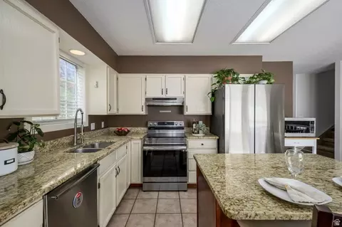 Kitchen - 592 N 550 E, American Fork, UT 84003 photo 1 of 3